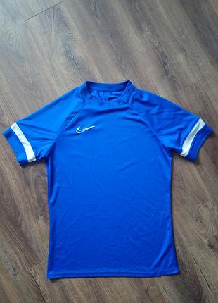 Брендова футболка nike.