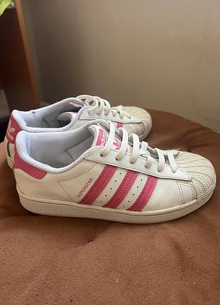 Кросівки для підлітків adidas superstar білі з рожевим, розмір 34-35