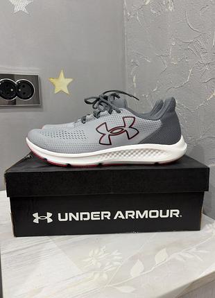 Нові кросівки under armour charged pursuit 3 big logo , у сірому кольорі , в розмірі 46