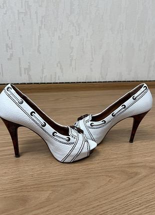 Білі туфлі zara 3