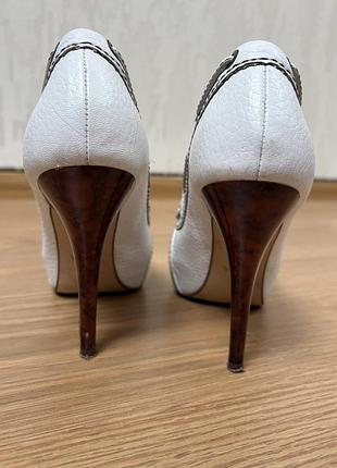 Білі туфлі zara 5