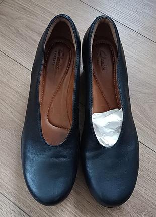 Туфлі жіночі clarks чорні шкіряні