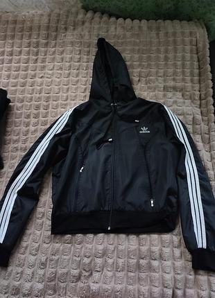 Кофта жіноча adidas спортивна чорна з капюшоном