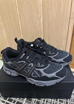 Кросівки чоловічі asics чорні