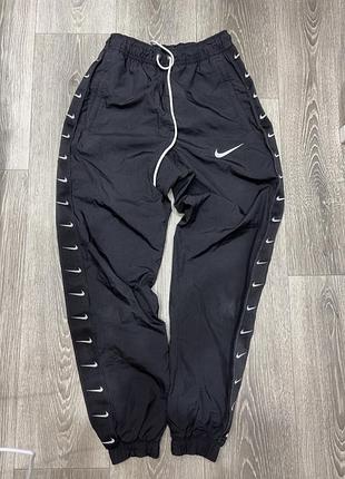 Спортивні штани nike , у чорному кольорі , розмір s-m