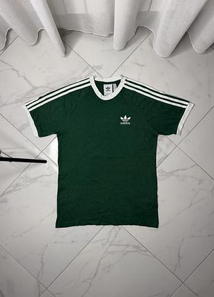 Чоловіча зелена футболка adidas originals ringer tee з лампасами та логотипом
