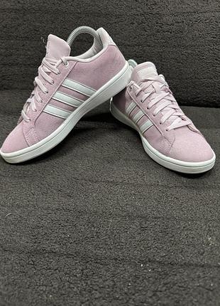 Кросівки жіночі adidas 4