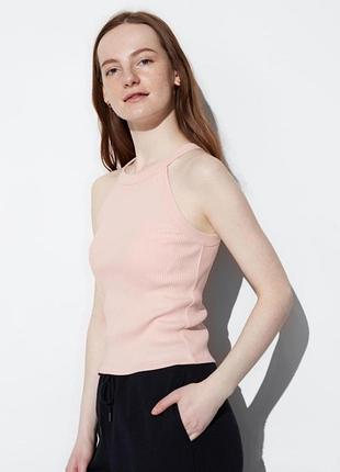 Базовый топ с бра в рубчик от uniqlo.