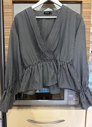 Жіноча блуза boohoo в смужку