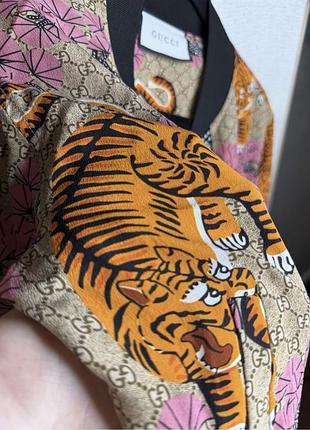 Не буває поганої погоди: бомпер gucci 5