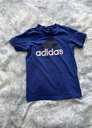 Футболка для хлопчика adidas синя з логотипом 4-5 років
