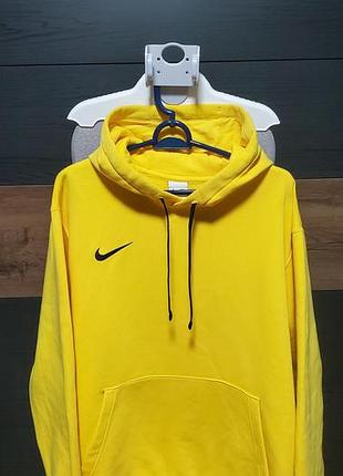Яскраво-жовте спортивне худі від відомого бренду nike