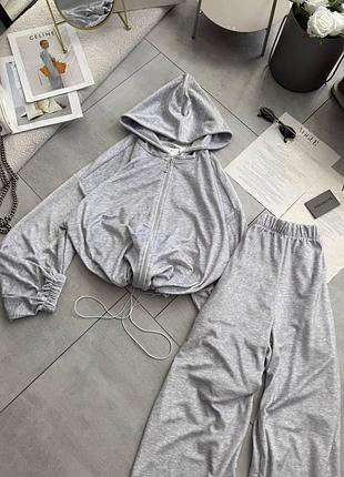 Спортивный костюм