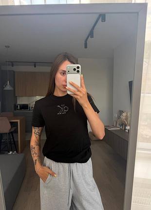 Футболка жіноча calvin klein чорна з логотипом