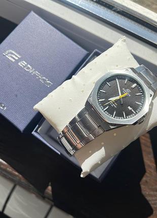 Мужские часы casio edifice efr-s108 — кварцевый, черный циферблат, стальной корпус и металлический браслет