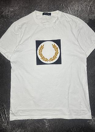 Футболка чоловіча fred perry біла з вишивкою
