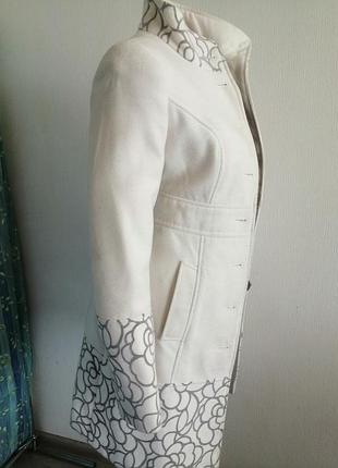 Елегантне біле пальто size 42 5