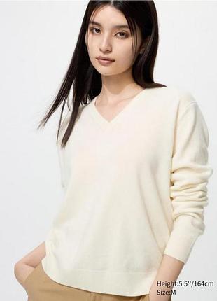 Джемпер из ультратонкой шерсти мериноса uniqlo, цвет молочный