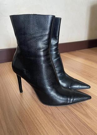 Жіночі ботильйони zara чорні, розмір 38