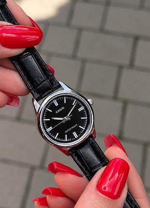 Жіночий годинник casio ltp-v005l-1a у класичному стилі з чорним шкіряним ремінцем та мінеральним склом 5