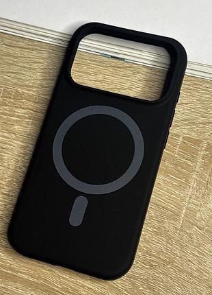 Силіконовий чохол на iphone 18 pro з magsafe, чорний матовий з м’якою підкладкою silicone case