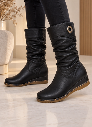 Женские кожаные зимние сапоги на плоской подошве quality