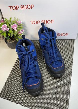 Оригінальні черевики quechua waterproof 6