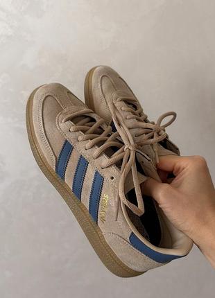 Кросівки жіночі adidas handball spezial 39р бежеві з синіми смужками