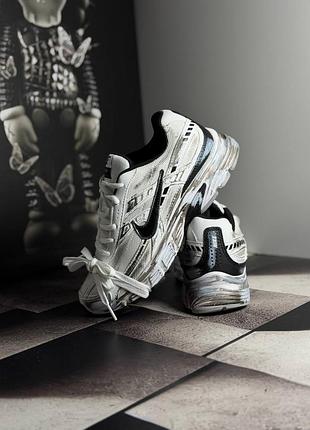 Nike initiator custom white black 4
