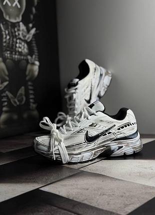Nike initiator custom white black 6
