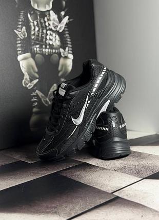 Nike initiator black silver 3