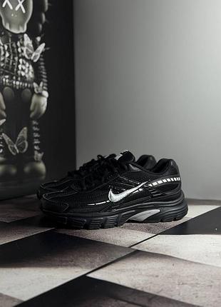Nike initiator black silver 5