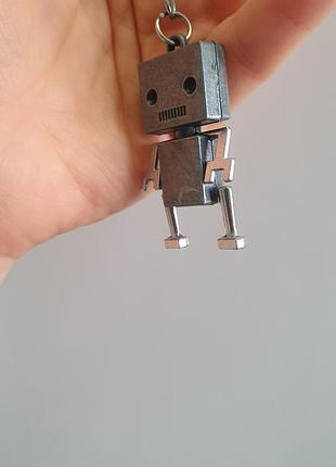 Брелок робот 3