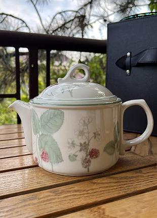 Вінтажний чайник wedgwood raspberry cane • англія • 1974–1993