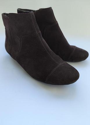 Коричневые замшевые ботильоны clarks, р. 37.5 (стелька 24.5 см) - очень удобные демисезонные ботинки