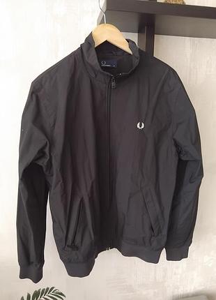 Чоловіча куртка-бомбер fred perry чорна, розмір m