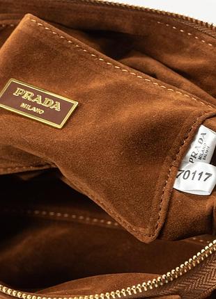 Сумка замшевая prada в карамельном цвете 8