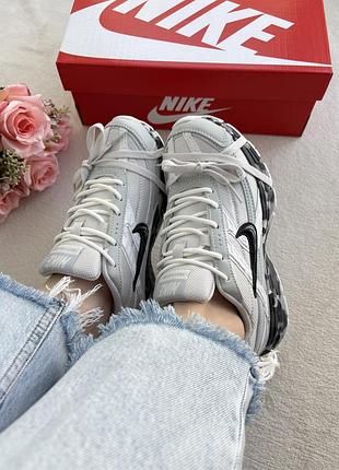 Nike initiator light grey custom 3