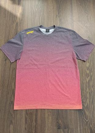 Футболка oakley custom fit gradient / градиент (размер s).