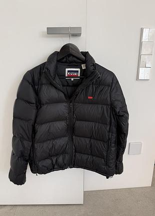 Куртка levi's чорна пух/перо 2