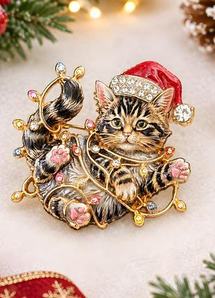 ✨🎄 новорічна брошка «смугастий котик у шапці санти з гірляндою» 🎁