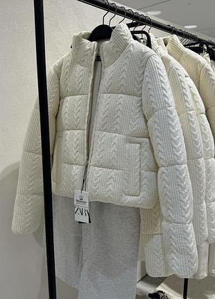 Терла куртка zara молочна, розмір s