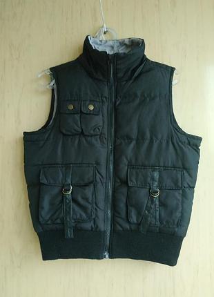 Безрукавка размер м/46 authentic