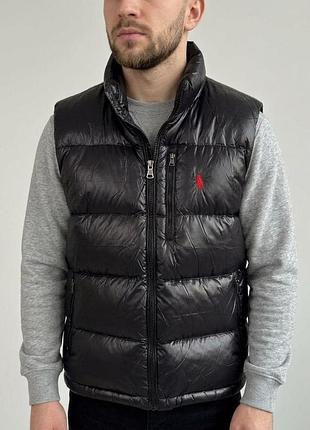 Мужская глянцевая жилетка polo ralph lauren черная дутая безрукавка поло
