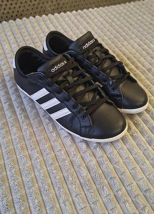 Кросівки жіночі adidas neo чорні, довжина устілки 23,5 см