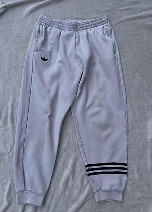 Спортивні штани чоловічі adidas originals світло-сірі