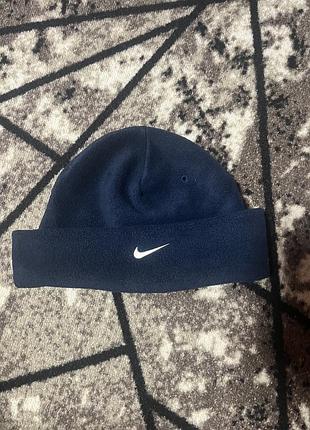 Вінтажна шапка-біні nike