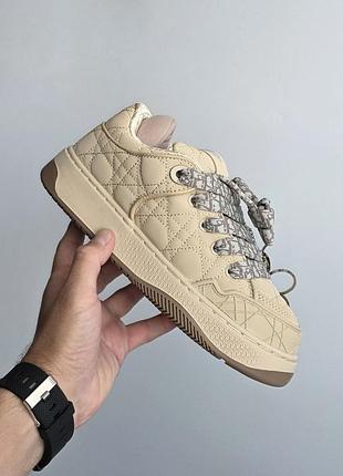 B9s skate  
• beige / cream •