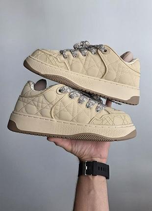 B9s skate  
• beige / cream • 4