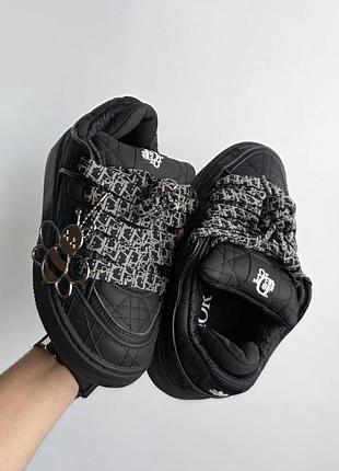 B9s skate  
• black • 2